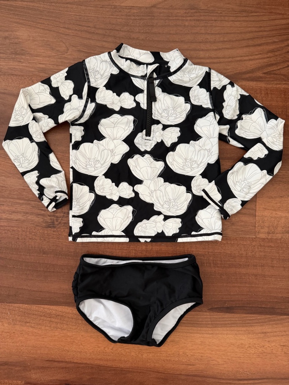 Rufflebutts Rash-guard & bathing suit bottom | size 5T